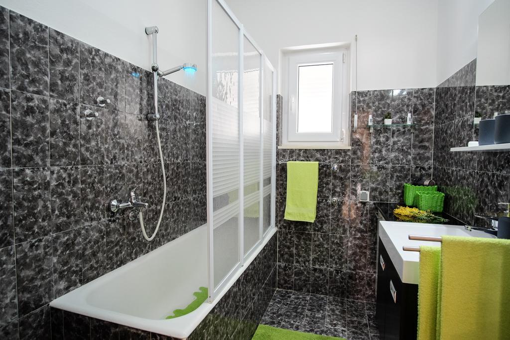 Apartments Lovori-Lorbe เทรบินเย ภายนอก รูปภาพ