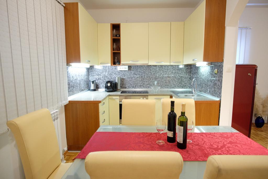 Apartments Lovori-Lorbe เทรบินเย ภายนอก รูปภาพ