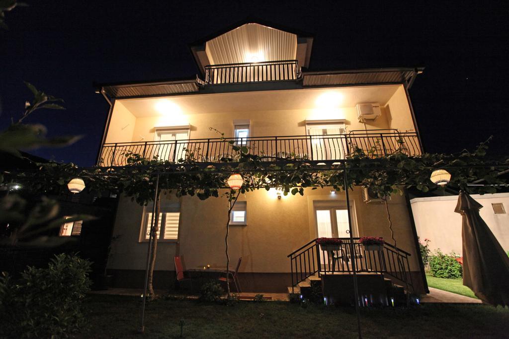 Apartments Lovori-Lorbe เทรบินเย ภายนอก รูปภาพ
